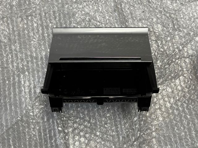 bontott SKODA OCTAVIA III Első Hamutartó