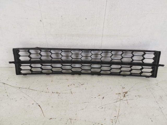 bontott SKODA OCTAVIA III Első Lökhárító Alsó Középső Díszrács