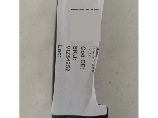 bontott SKODA OCTAVIA III Első Lökhárító Alsó Középső Díszrács