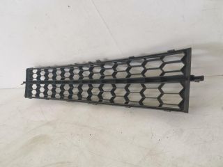 bontott SKODA OCTAVIA III Első Lökhárító Alsó Középső Díszrács