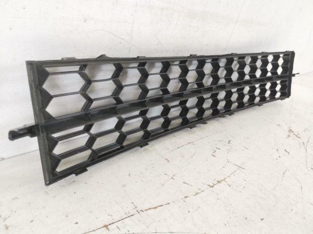 bontott SKODA OCTAVIA III Első Lökhárító Alsó Középső Díszrács