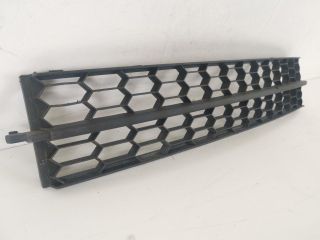 bontott SKODA OCTAVIA III Első Lökhárító Alsó Középső Díszrács