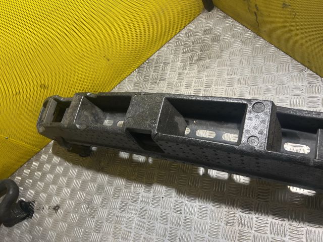 bontott SKODA OCTAVIA III Első Lökhárító Merevítő (Fém)