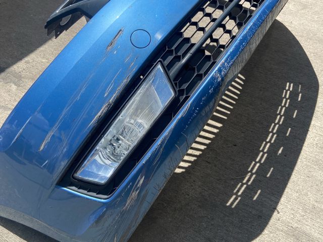 bontott SKODA OCTAVIA III Első Lökhárító (Részeivel)