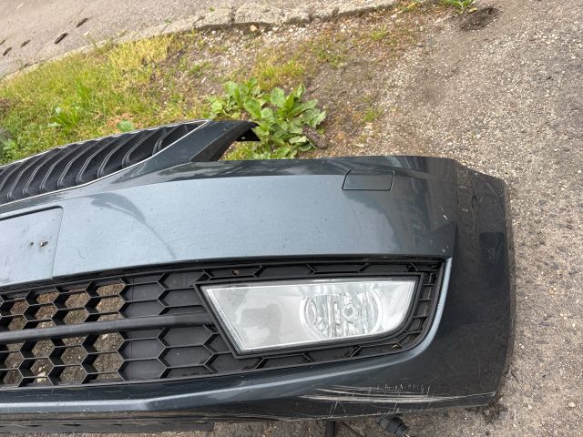 bontott SKODA OCTAVIA III Első Lökhárító (Részeivel)