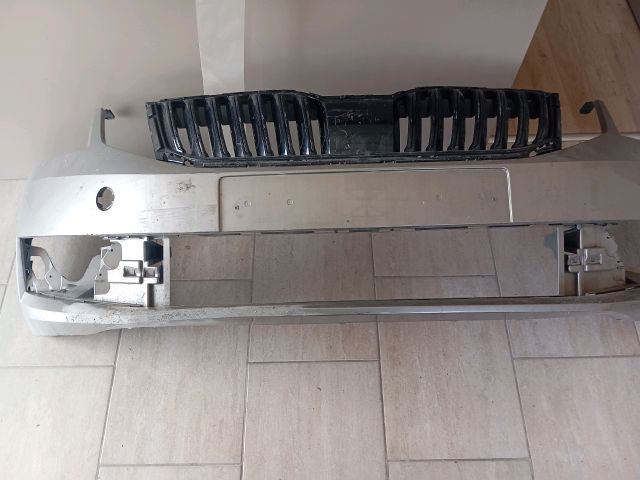 bontott SKODA OCTAVIA III Első Lökhárító (Részeivel)