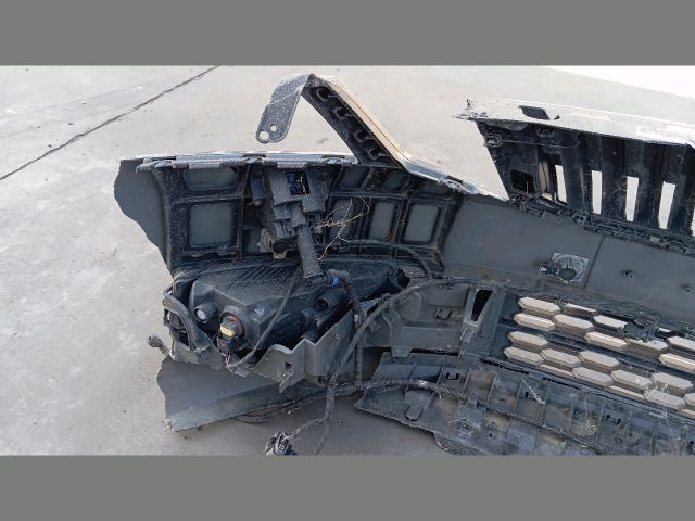 bontott SKODA OCTAVIA III Első Lökhárító (Részeivel)