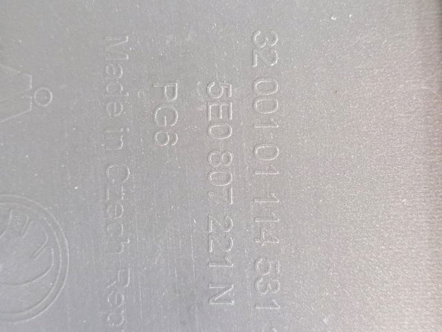 bontott SKODA OCTAVIA III Első Lökhárító (Részeivel)