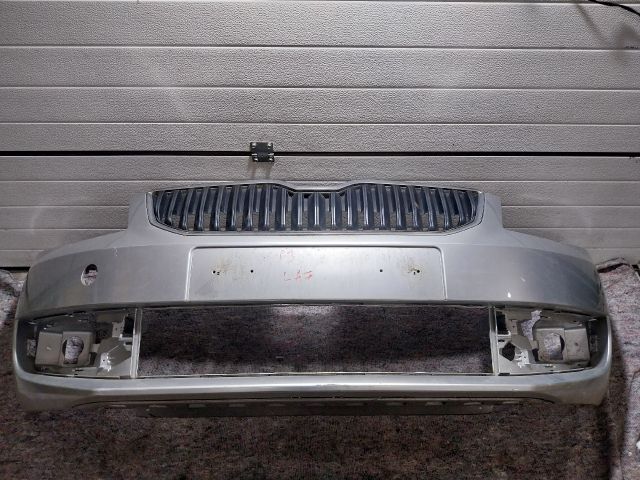 bontott SKODA OCTAVIA III Első Lökhárító (Részeivel)