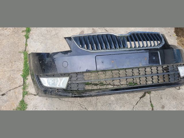 bontott SKODA OCTAVIA III Első Lökhárító (Részeivel)