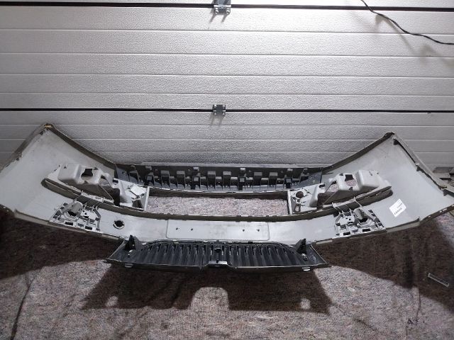 bontott SKODA OCTAVIA III Első Lökhárító (Részeivel)