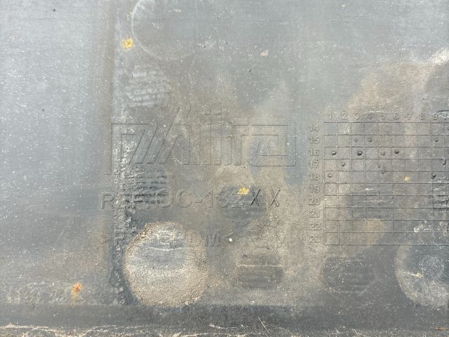 bontott SKODA OCTAVIA III Első Lökhárító (Részeivel)