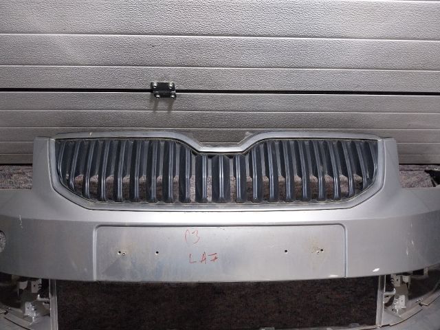 bontott SKODA OCTAVIA III Első Lökhárító (Részeivel)