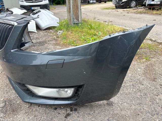 bontott SKODA OCTAVIA III Első Lökhárító (Részeivel)