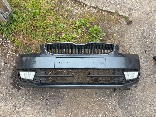 bontott SKODA OCTAVIA III Első Lökhárító (Részeivel)