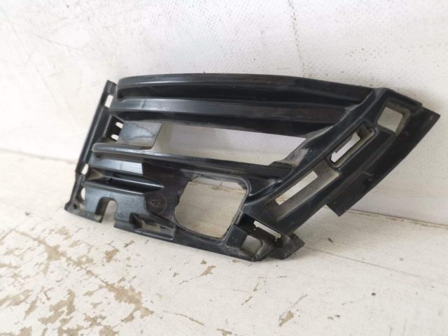 bontott SKODA OCTAVIA III Első Lökhárító Tartó Felső