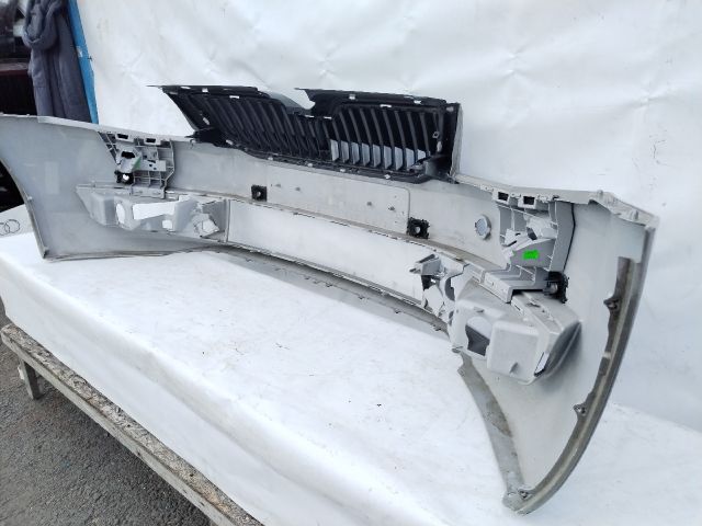 bontott SKODA OCTAVIA III Első Lökhárító (Üresen)