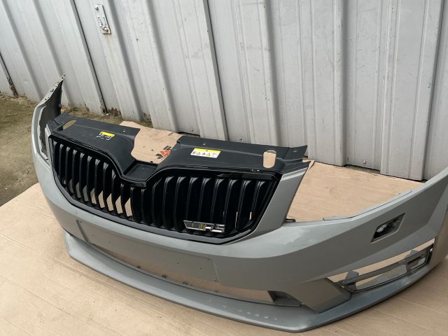 bontott SKODA OCTAVIA III Első Lökhárító (Üresen)