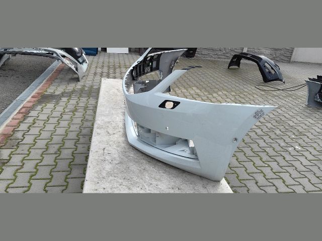 bontott SKODA OCTAVIA III Első Lökhárító (Üresen)