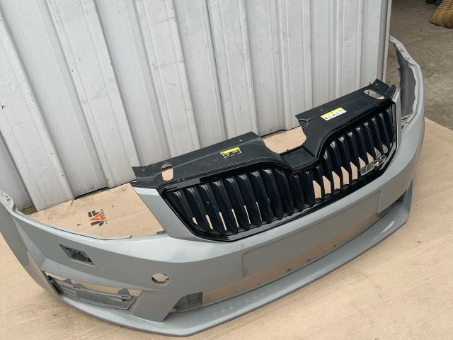 bontott SKODA OCTAVIA III Első Lökhárító (Üresen)