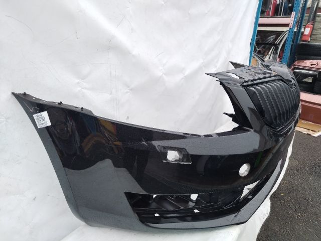 bontott SKODA OCTAVIA III Első Lökhárító (Üresen)