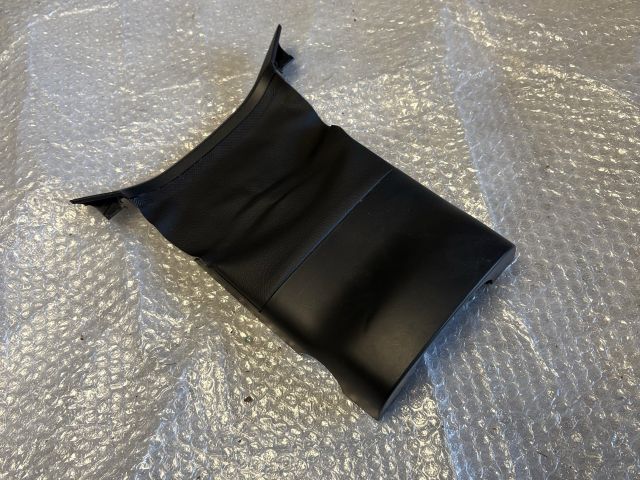 bontott SKODA OCTAVIA III Felső Kormányoszlop Burkolat