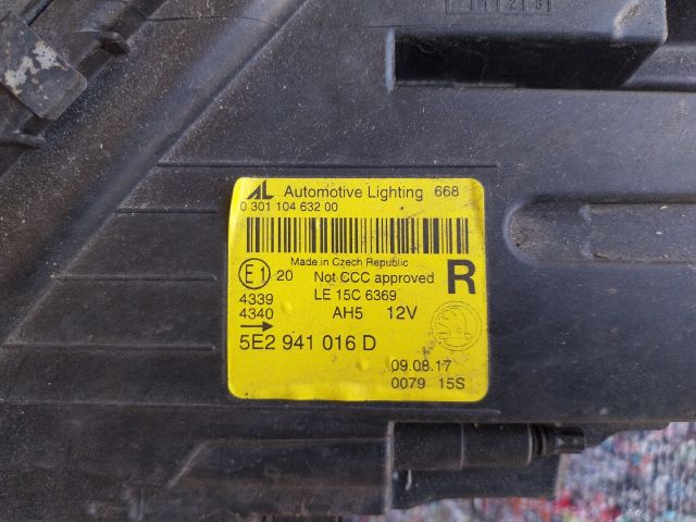 bontott SKODA OCTAVIA III Fényszóró Pár