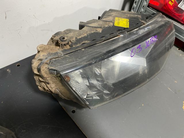 bontott SKODA OCTAVIA III Fényszóró Pár