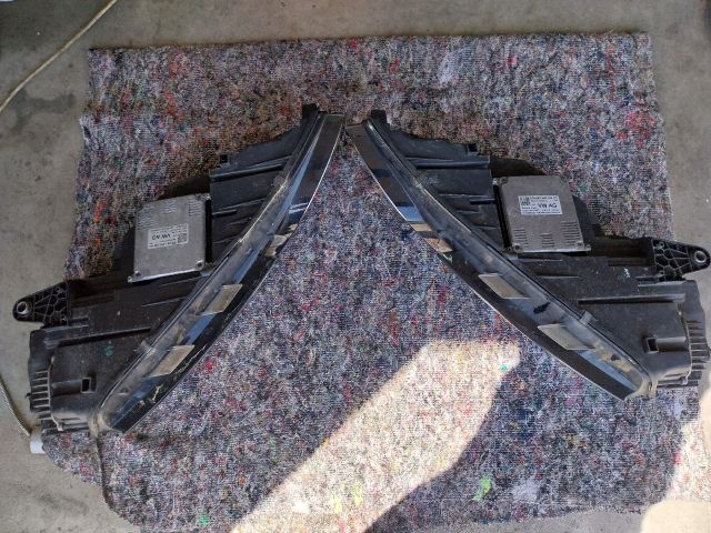 bontott SKODA OCTAVIA III Fényszóró Pár