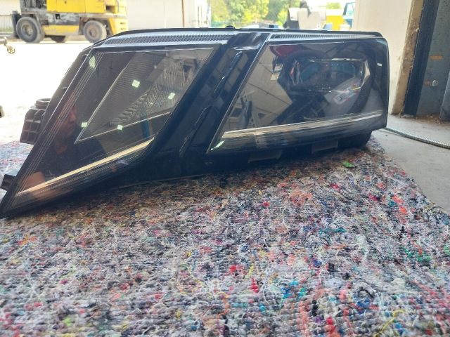 bontott SKODA OCTAVIA III Fényszóró Pár