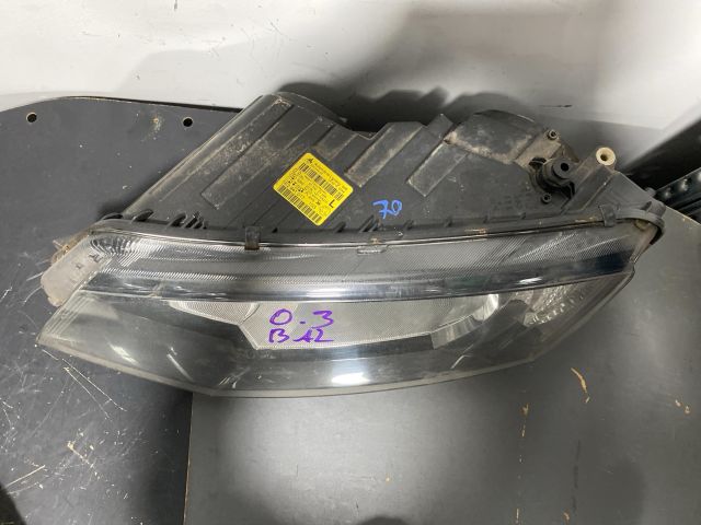 bontott SKODA OCTAVIA III Fényszóró Pár