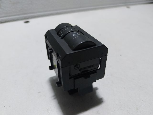 bontott SKODA OCTAVIA III Fényszórómagasság Állító Kapcsoló