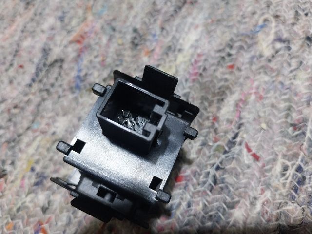 bontott SKODA OCTAVIA III Fényszórómagasság Állító Kapcsoló