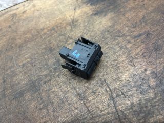 bontott SKODA OCTAVIA III Fényszórómagasság Állító Kapcsoló