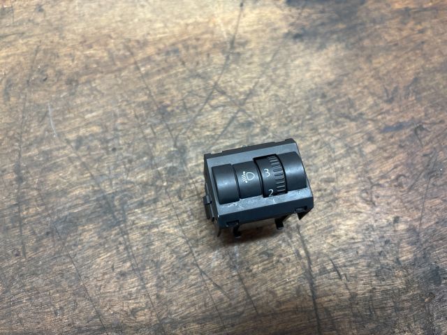 bontott SKODA OCTAVIA III Fényszórómagasság Állító Kapcsoló