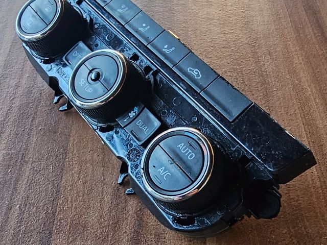 bontott SKODA OCTAVIA III Fűtés Vezérlő Modul