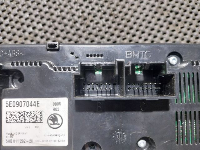 bontott SKODA OCTAVIA III Fűtéskapcsoló (digit klímás)