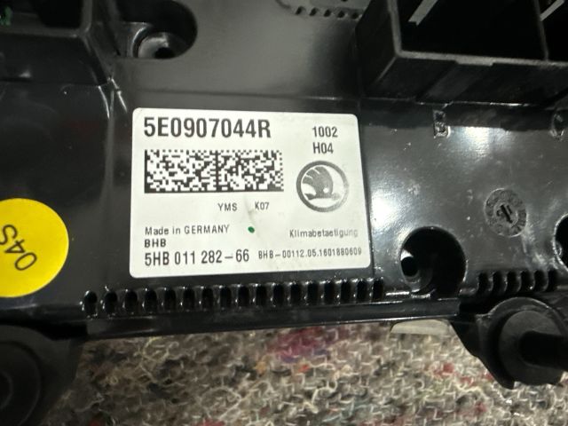 bontott SKODA OCTAVIA III Fűtéskapcsoló (digit klímás)