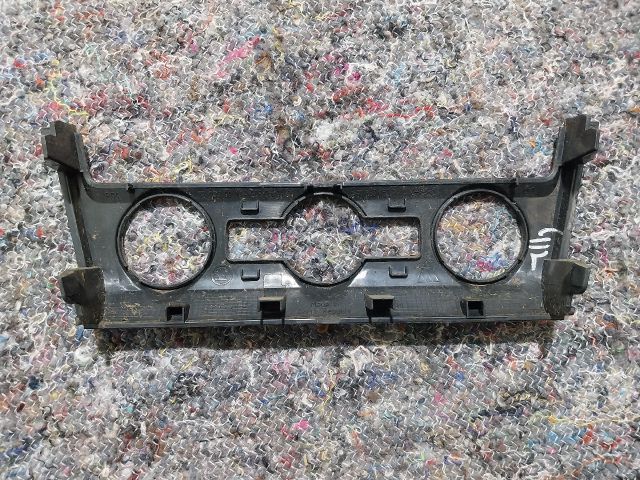 bontott SKODA OCTAVIA III Fűtéskapcsoló Keret