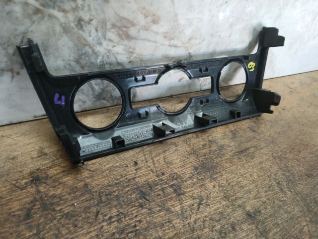 bontott SKODA OCTAVIA III Fűtéskapcsoló Keret