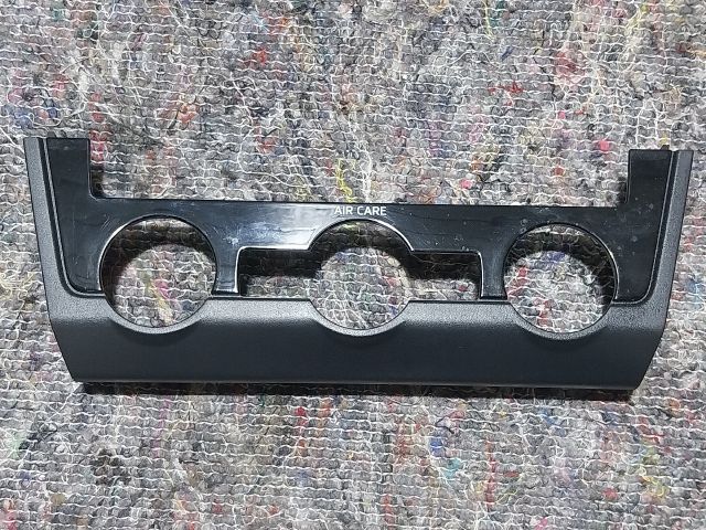 bontott SKODA OCTAVIA III Fűtéskapcsoló Keret