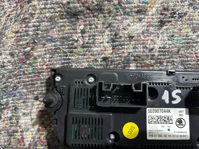 bontott SKODA OCTAVIA III Fűtéskapcsoló (manuális klímás)