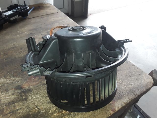 bontott SKODA OCTAVIA III Fűtőmotor (Klímás)