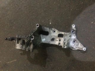 bontott SKODA OCTAVIA III Generátor Tartó Bak