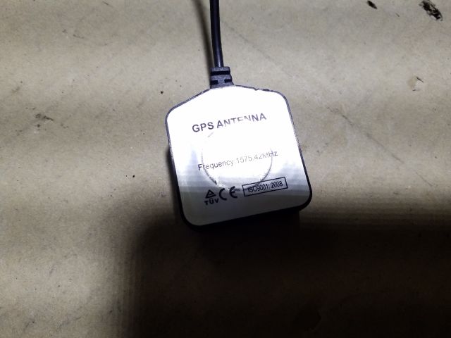 bontott SKODA OCTAVIA III GPS Antenna