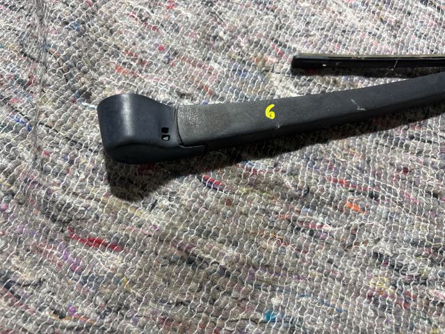 bontott SKODA OCTAVIA III Hátsó Ablaktörlő Kar