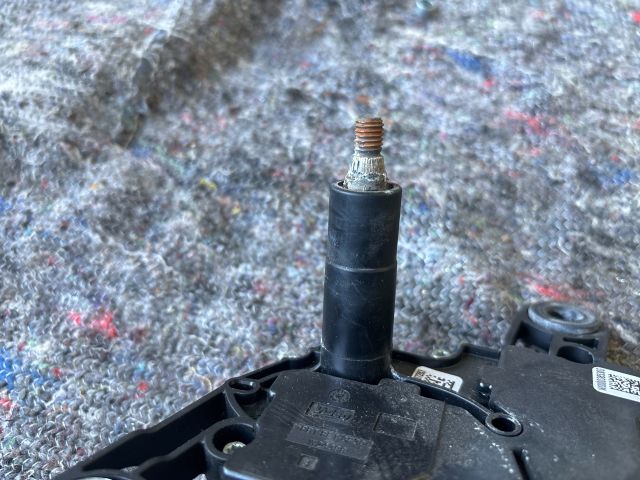 bontott SKODA OCTAVIA III Hátsó Ablaktörlő Motor