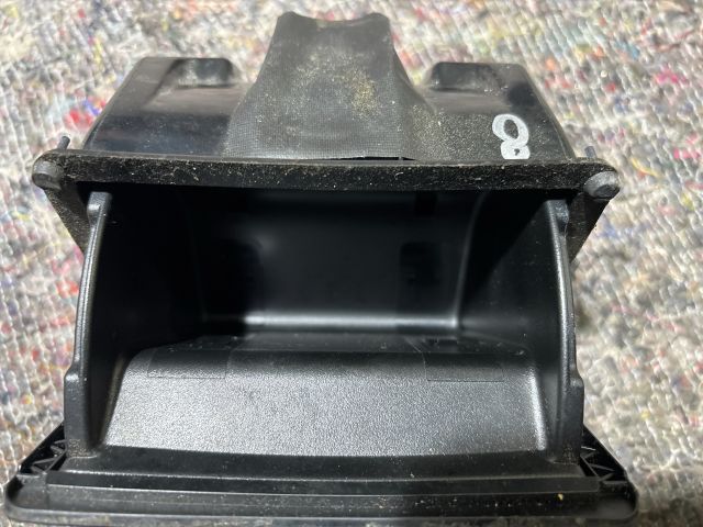 bontott SKODA OCTAVIA III Hátsó Hamutartó