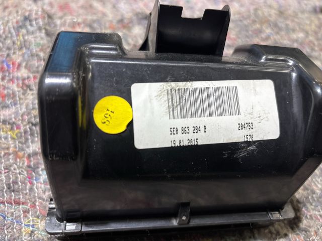 bontott SKODA OCTAVIA III Hátsó Hamutartó