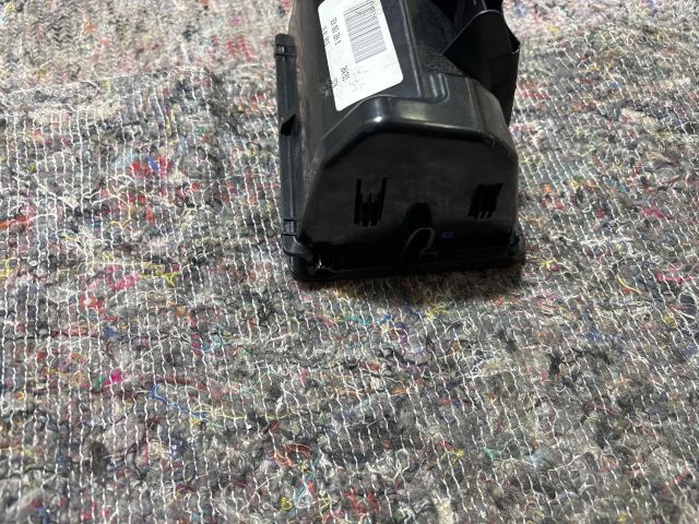 bontott SKODA OCTAVIA III Hátsó Hamutartó